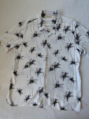 Island Republic Palm-Print Short Sleeve Shirt - White/Gray Size XL.
